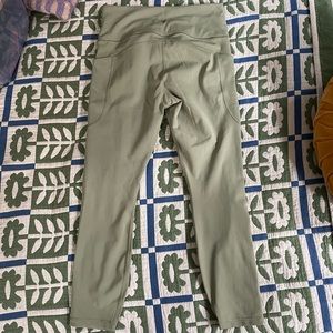 Athleta Ultimate Stash II 7/8 Tight (Never Worn)